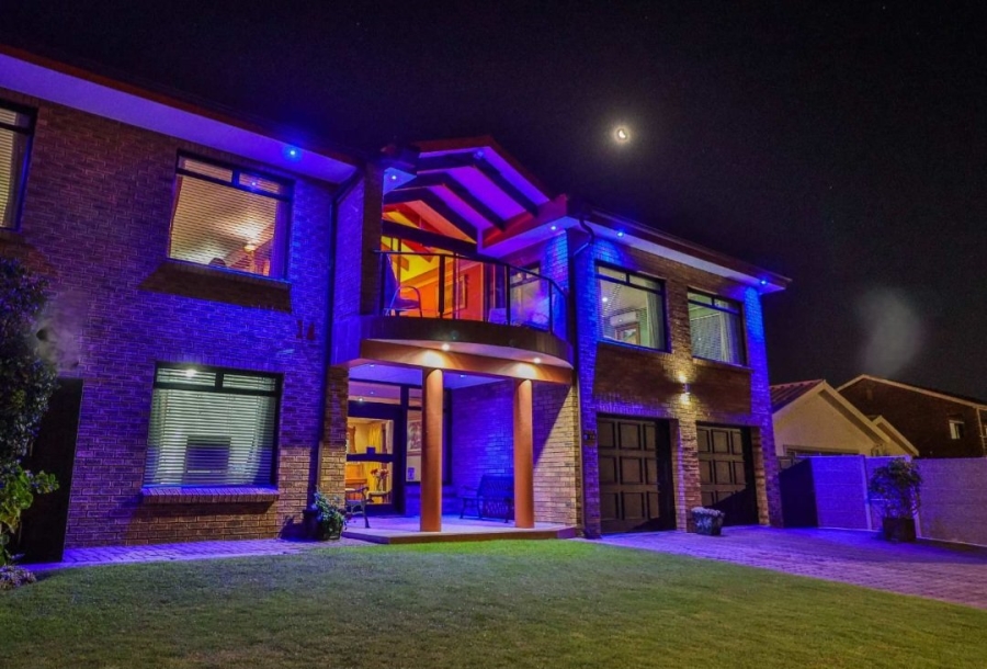 7 Bedroom Property for Sale in Bayview Western Cape